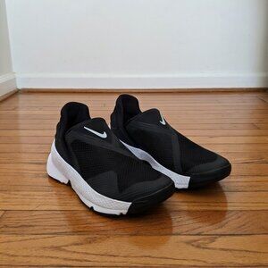 Nike Go FlyEase Black White Slip-On Sneakers Women's Size 8.5 New